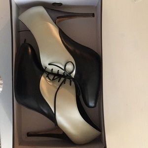 Size 10 Black and cream heeled booties